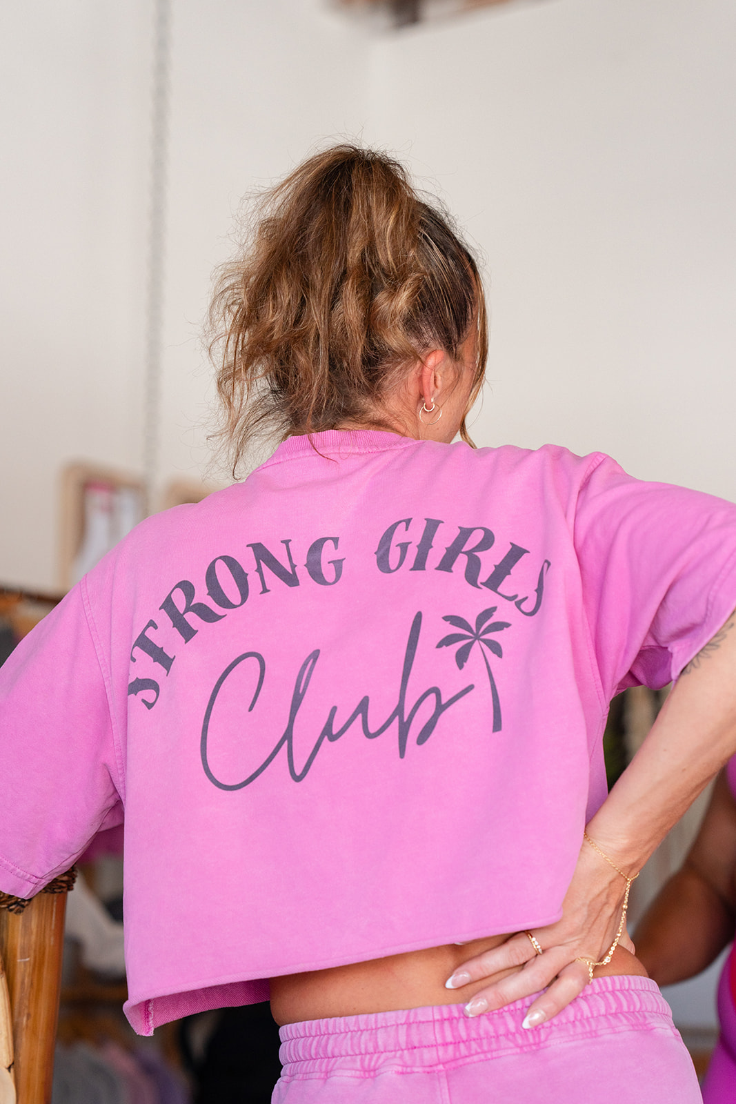 Strong Girls Club — The Cursive Crop Top (Pink)